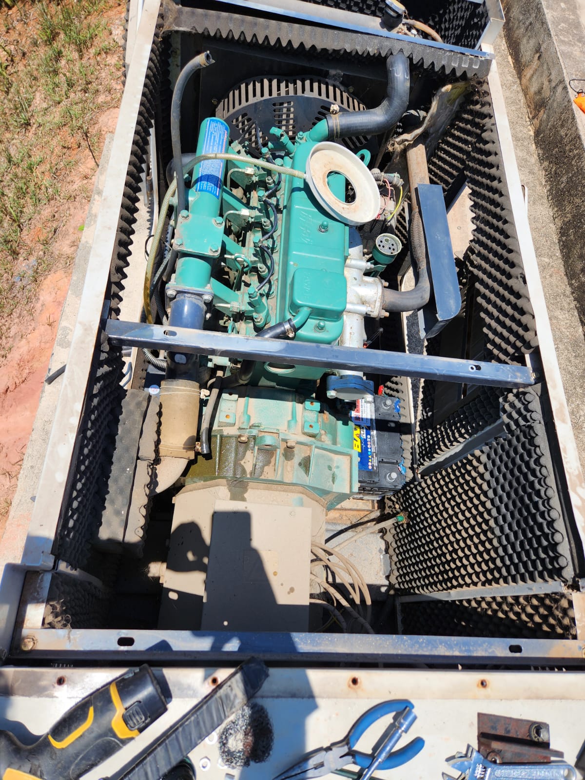 Manutenção em gerador diesel